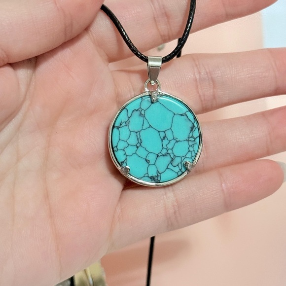 Silver Tree of Life Pendant Necklace. - Picture 3 of 5